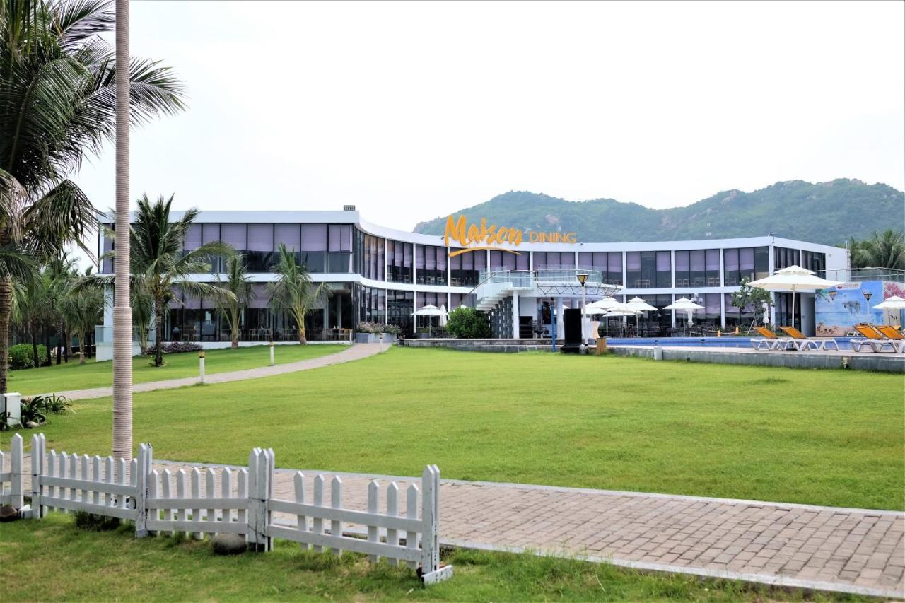 Private Villa At Oceanami Resort Phuochai Exterior photo