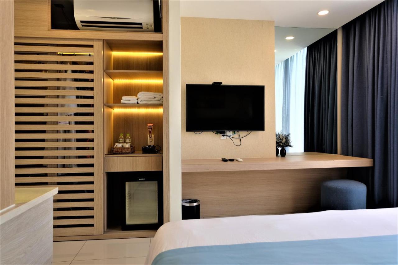Private Villa At Oceanami Resort Phuochai Exterior photo
